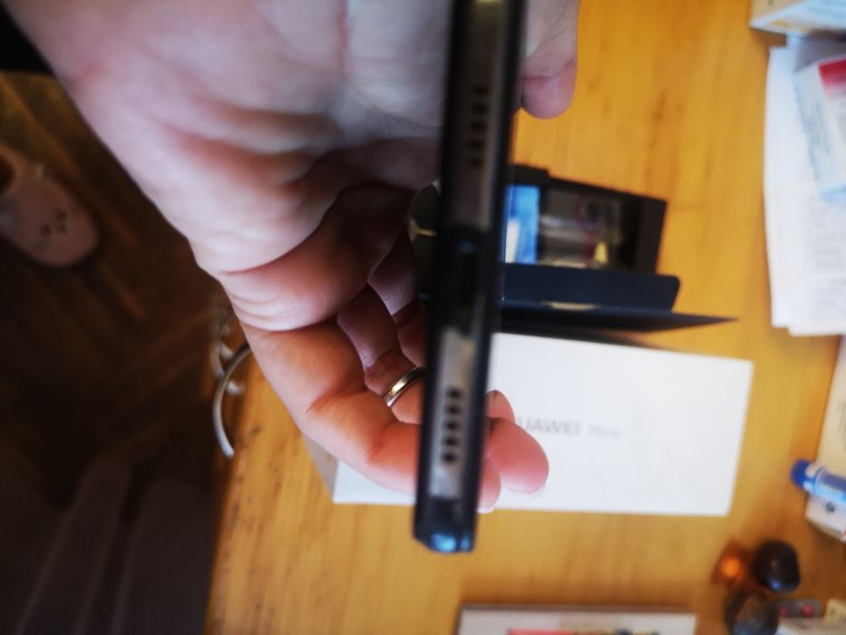 Телефон Huawei P8 lite