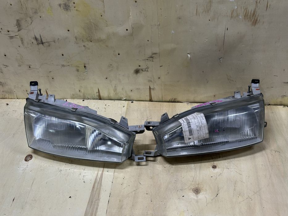 Фары передние Toyota Camry 10