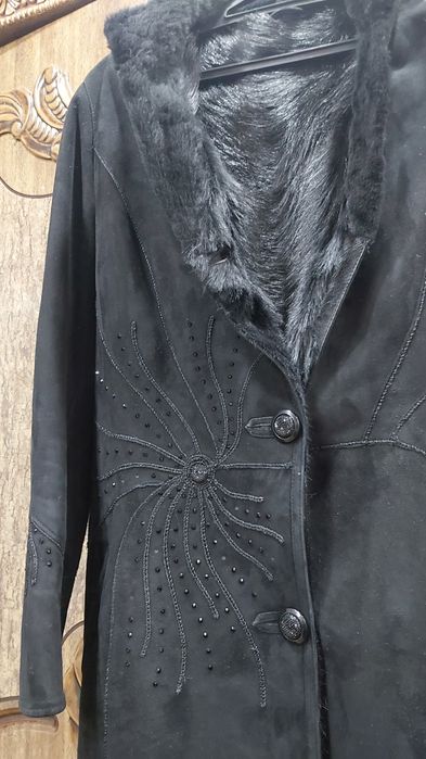 Дубленка натуральная, замшевая.