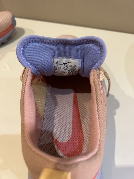 Дамски маратонки Nike