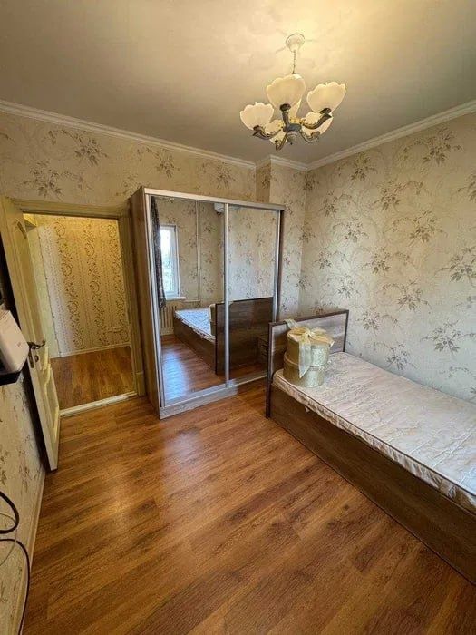 Срочно Продаётся Мирабад 4/6/9 с мебелью техникой ремонт хороший !