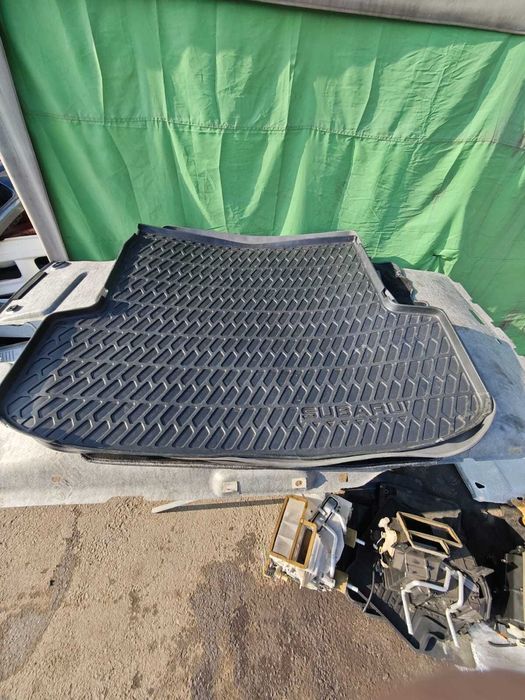 Коврик в багажник субару