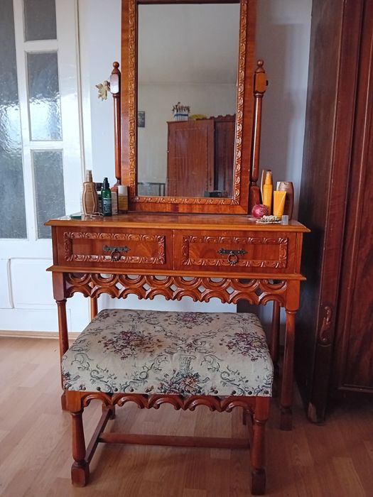 Vând dormitor  stare foarte buna