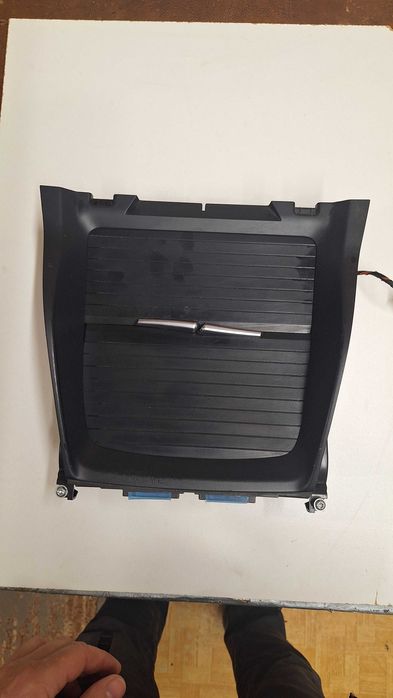 Стойка за чашки за BMW Х5 X6 Е70 E71