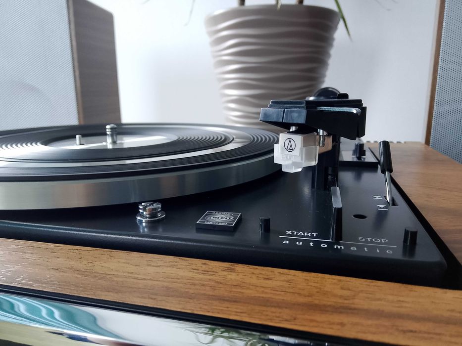 Telefunken 4040 HI-FI center cu pick-up PE 3046 , radio si amplificare 2 X 22 Wati 4 Ohmi si boxe Nordmende LB 400 complet revizuit