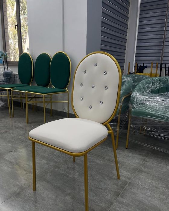 Toyxonalar uchun stullarimiz bor