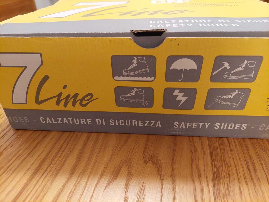 Pantofi siguranta 44