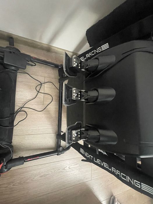 Logitech G923 и Next Level Racing Formula Lite Pro