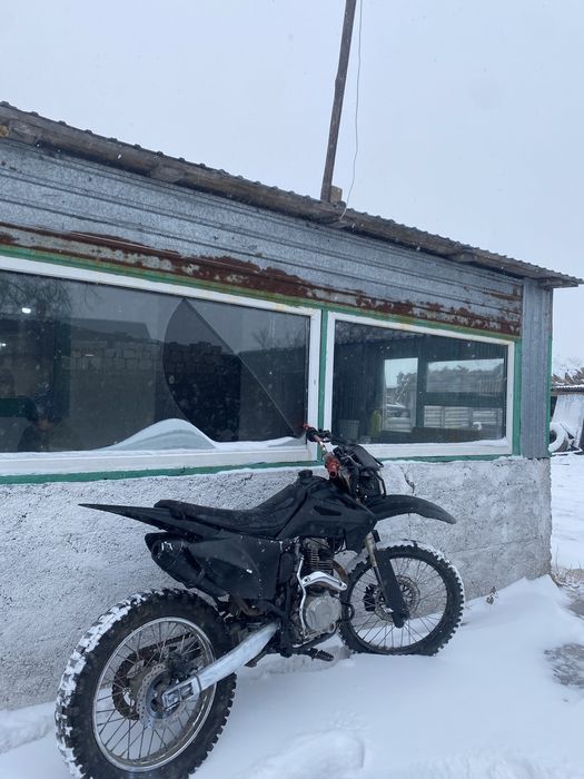 Продаю эндуро 250кубов