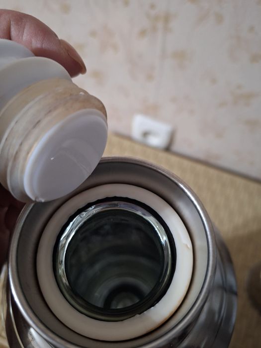 Термос почти новый.