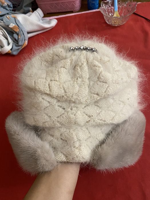 Женская шапка