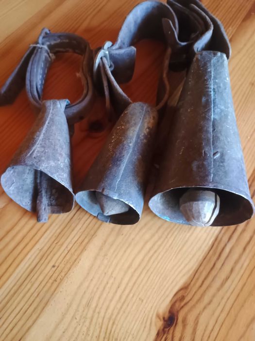 Хлопки, чанове, звънци