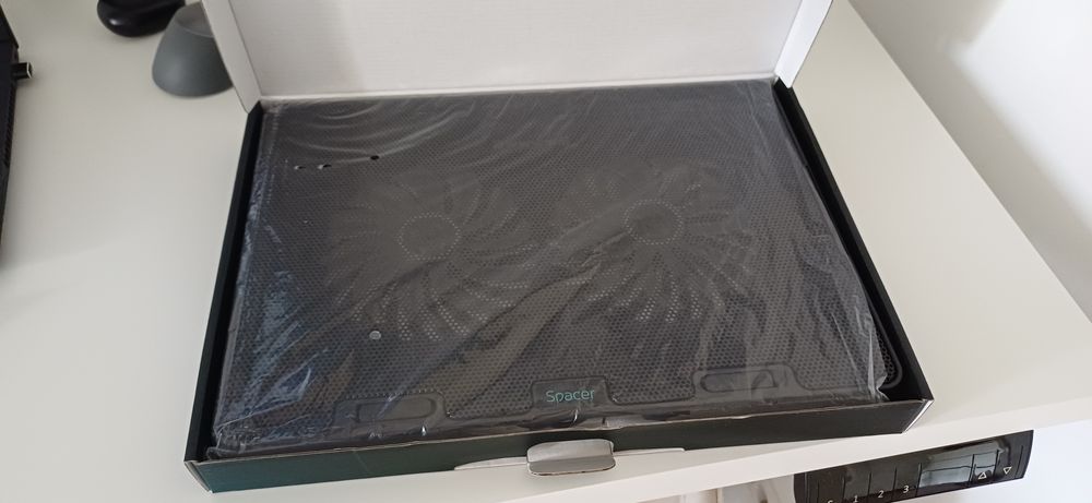 Cooler laptop 17' - nou, in cutie