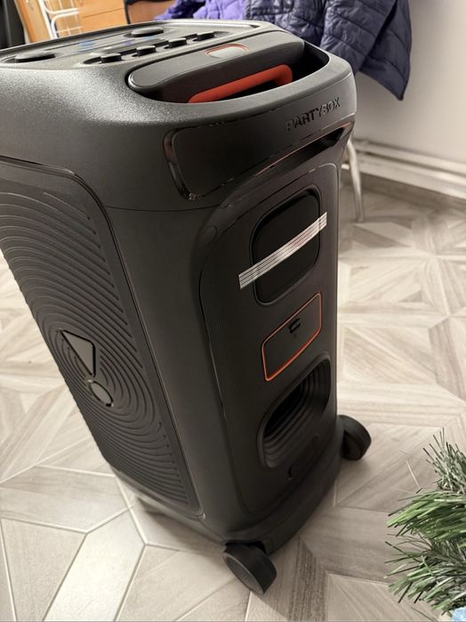 Boxă JBL partybox 320-nouă,joc de lumini spectaculos,sunet puternic