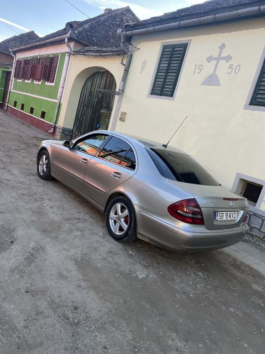 Mercedes-benz  E 220cdi