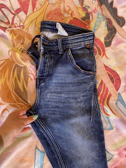 Тъмно сини дънки