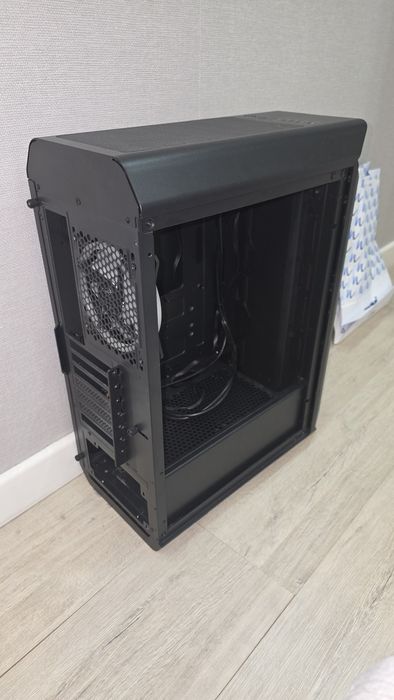 Продам корпус Aerocool Gladiator