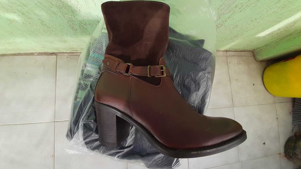 Дамски боти от естествена кожа