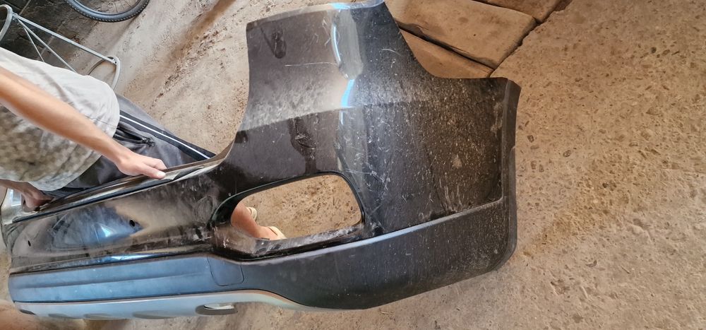 Бампер задний на Kia Sorento