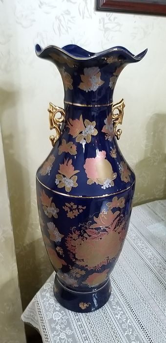 ваза фарфоровая для цветов