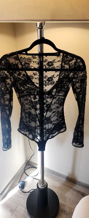 Ново Дамско черно дантелено боди с пайети в размер S.
