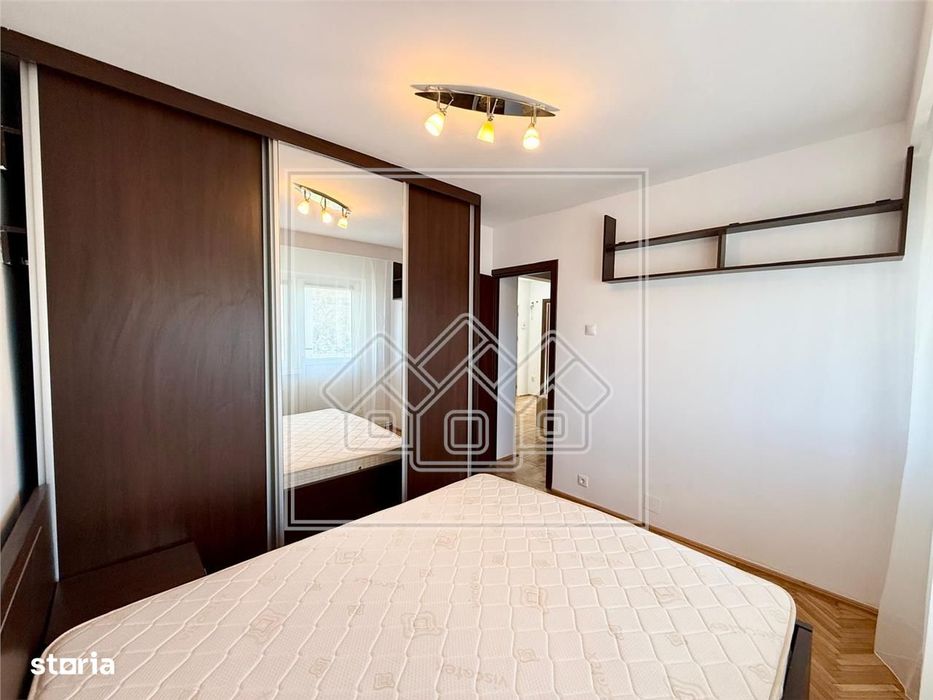 Apartament cu 4 camere si 2 balcoane - etaj 2 - Calea Poplacii
