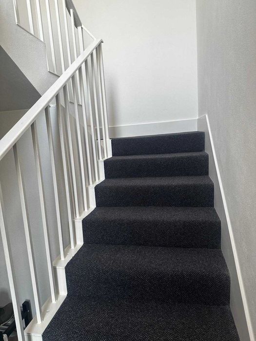 Ofer spre inchiriere jumatate de duplex