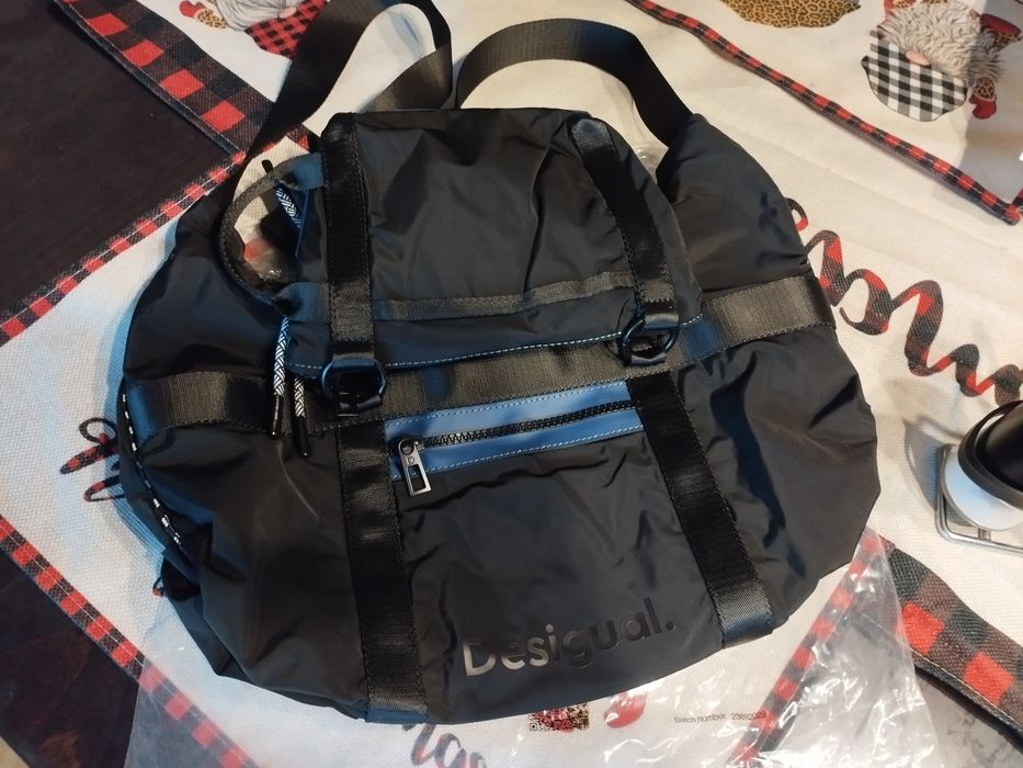 Desigual чанти,нова