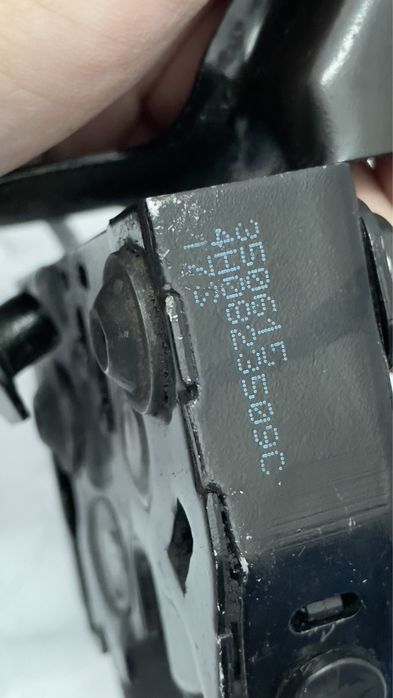 Брава преден капак AUDI A8 D4 4H0823509C