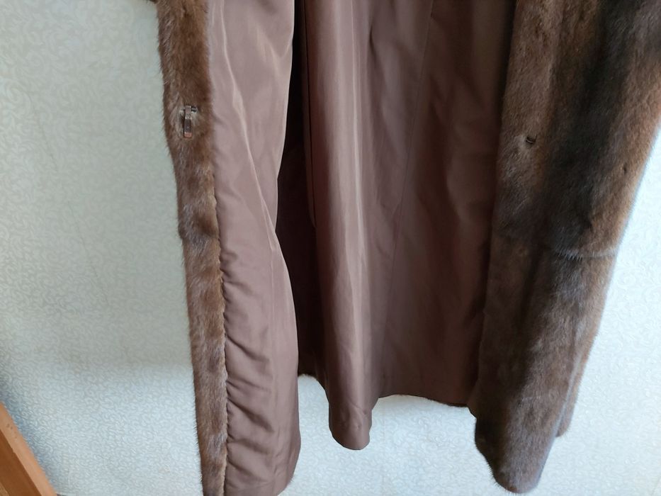 Продам Норковую Шубу (Орех)