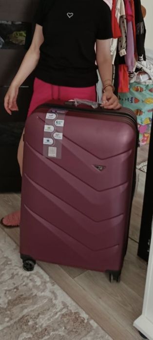 Чемодан  110 объем L