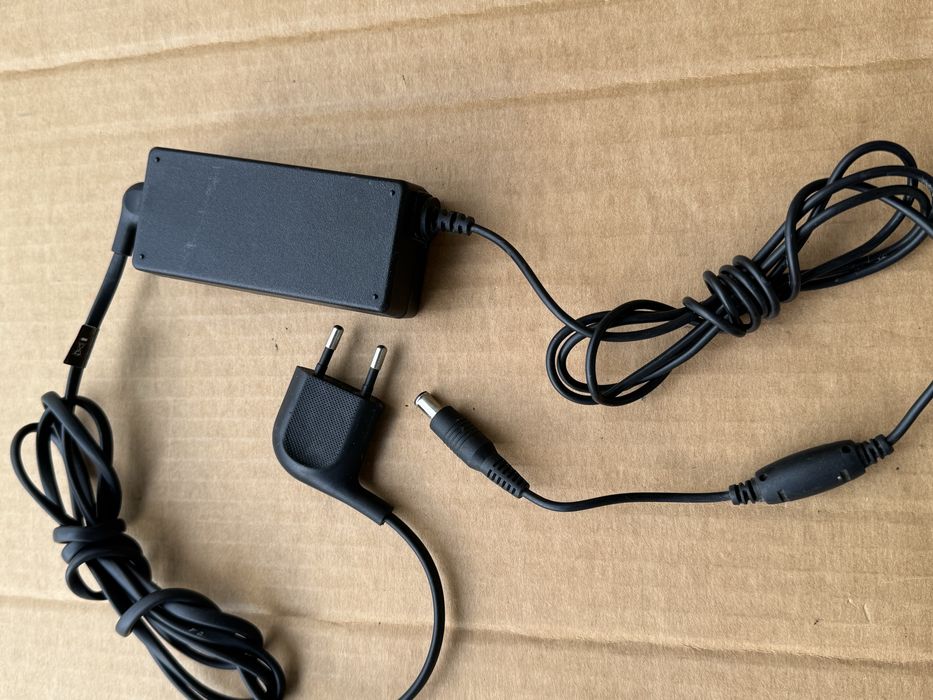 Оригинално зарядно монитор Samsung 14V 1.786A 25W , зарядно Samsung