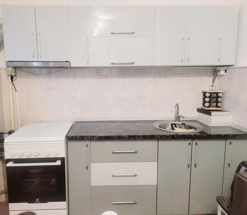 Închiriez/vând  garsoniera