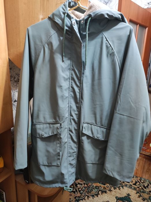 Продам осенние куртки