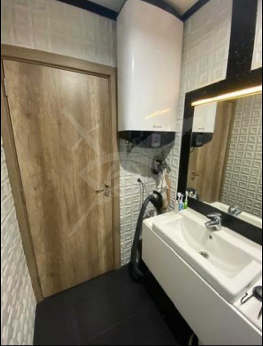 Тристаен апартамент м-т Пчелина - 49560