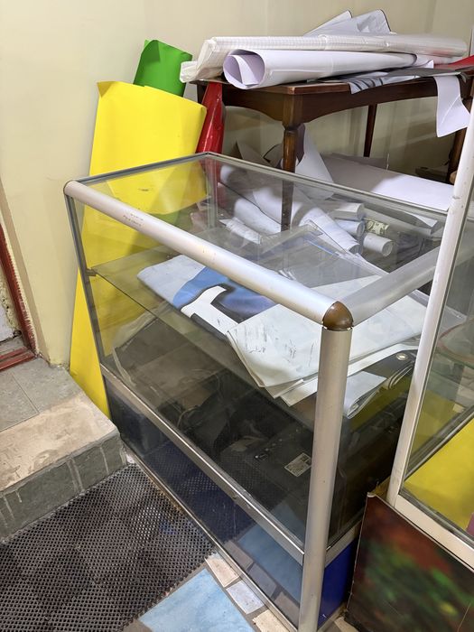 Продам витрины стекло