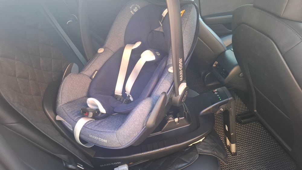 Maxi Cosi Pebble Pro + isofix стол с база