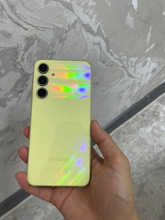 Samsung a35 5g  ideal