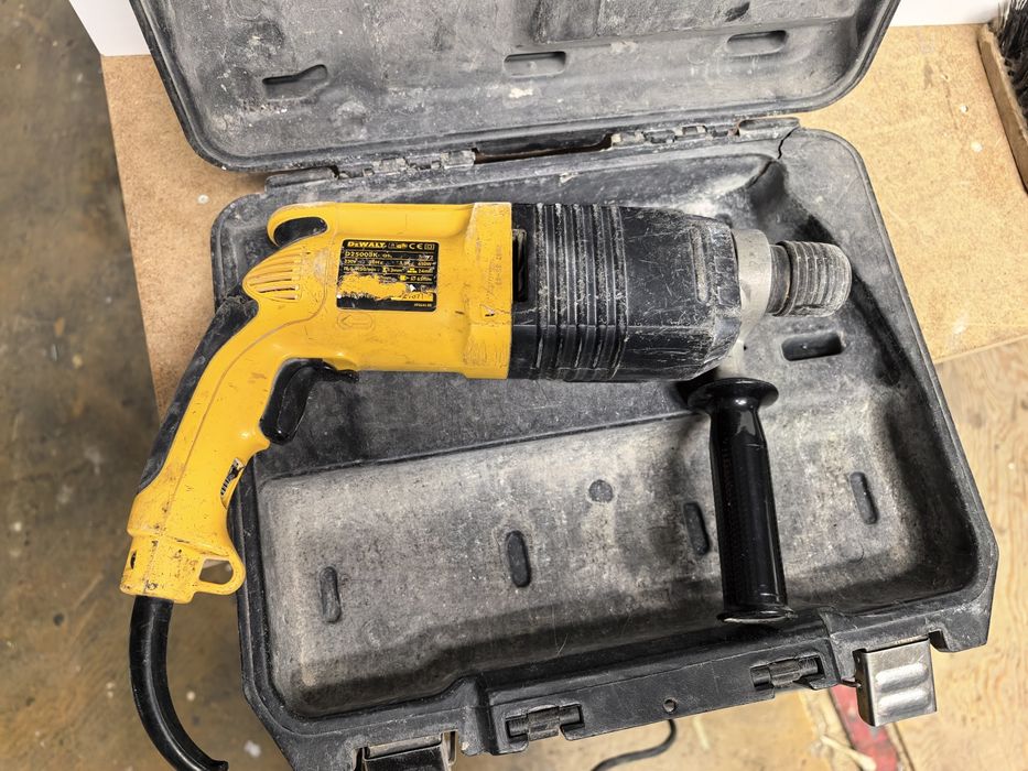 Перфоратор DeWalt