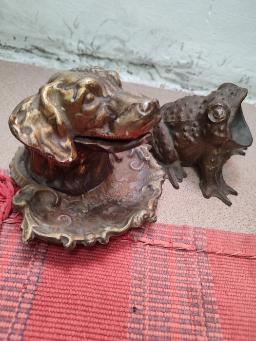 Пепельница собака -жаба