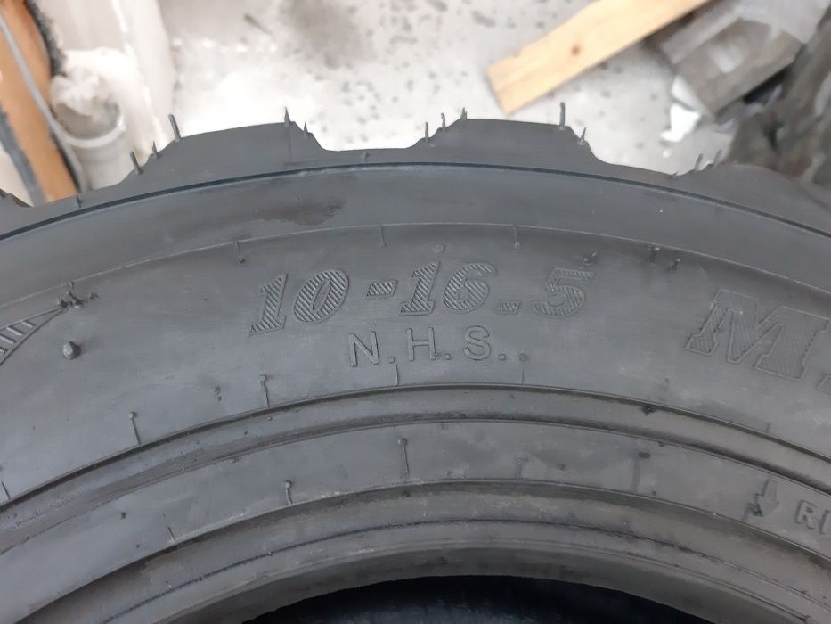 Cauciucuri noi 10-16.5 Anvelope noi de Bobcat  livrare rapida