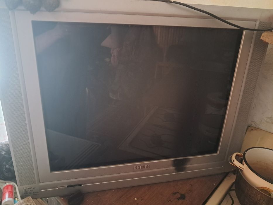 Продам телевизор Филипс 4000