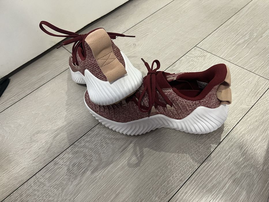 маратонки adidas traxion