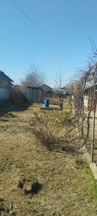 Casă de vânzare locuibilă 860m ,se află în satul Vadu -Parului
