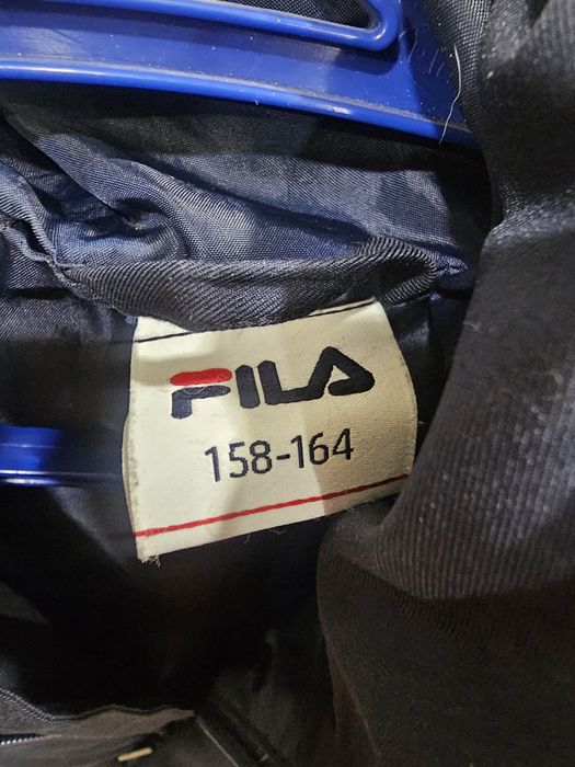Продам зимнюю куртку на мальчика.