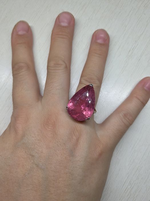 Продам шикарный кольцо