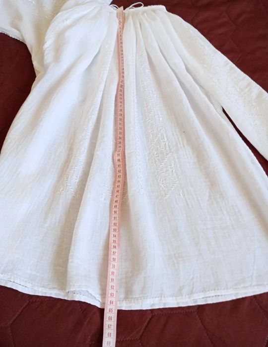 Ie tradițională lucrată manual – model deosebit