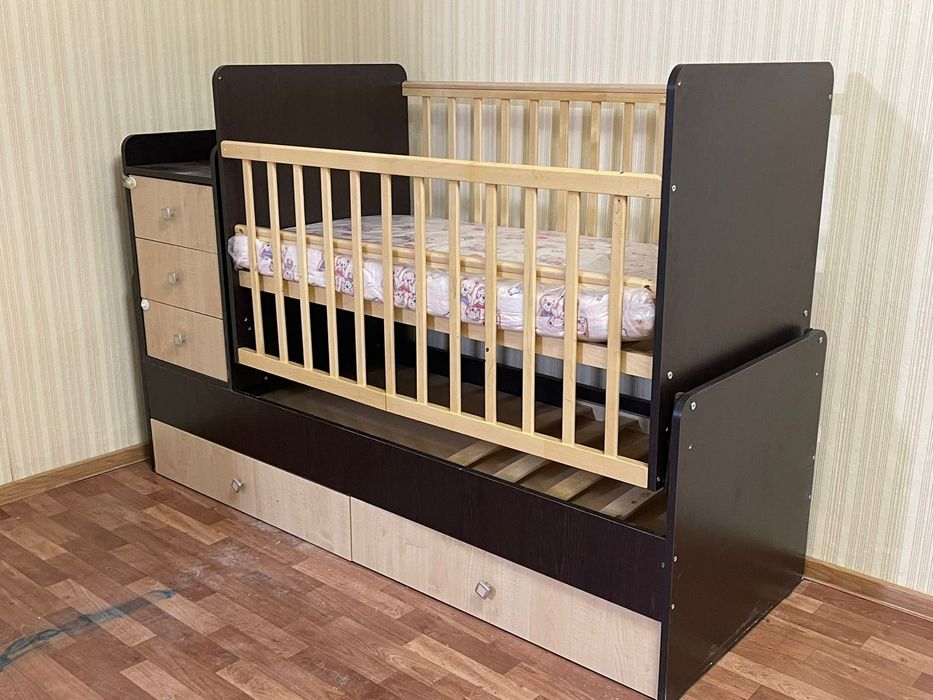 Продается Манеж-кровать.