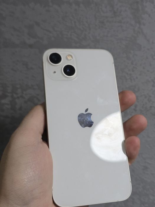 Продам iPhone 13 белый 128