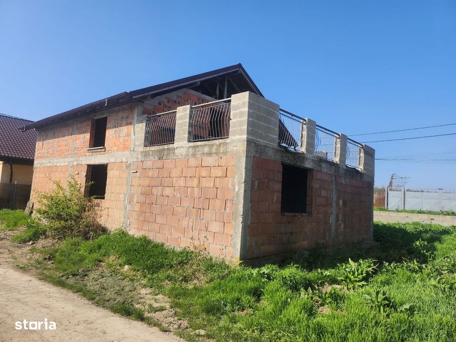 Vila la rosu situata in Bacau str Ciresoaei